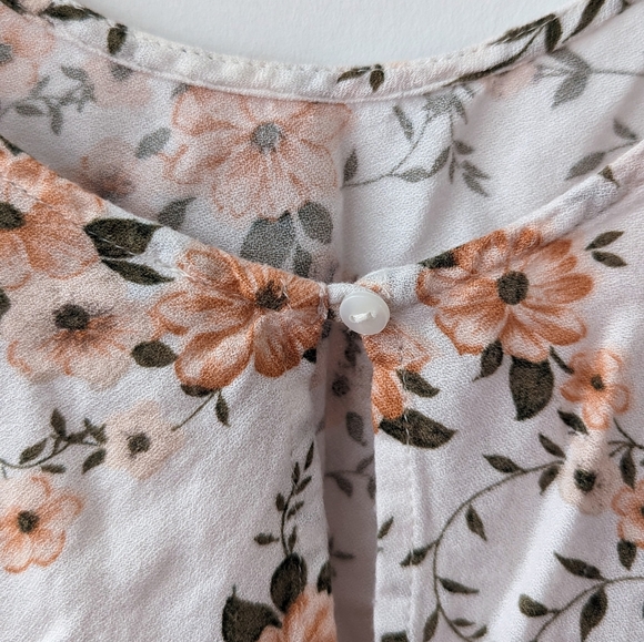 American Eagle Flowy Floral Crop Top sz Medium - Picture 3 of 9